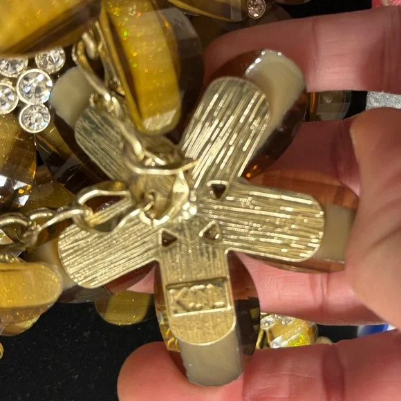 KJL Acrylic Floral Statement Necklace - Picture 4 of 11